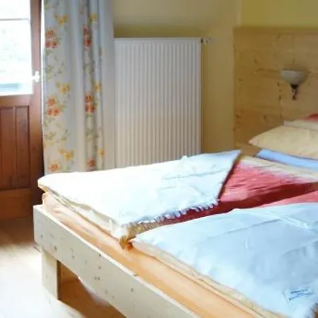 Fruehstueckspension Alte Schule Bed & Breakfast